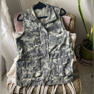EUC Camouflage Vest